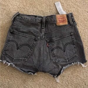 levi’s shorts size 24